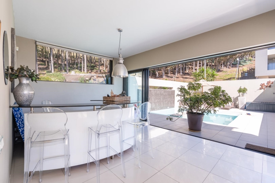 5 Bedroom Property for Sale in Fresnaye Western Cape